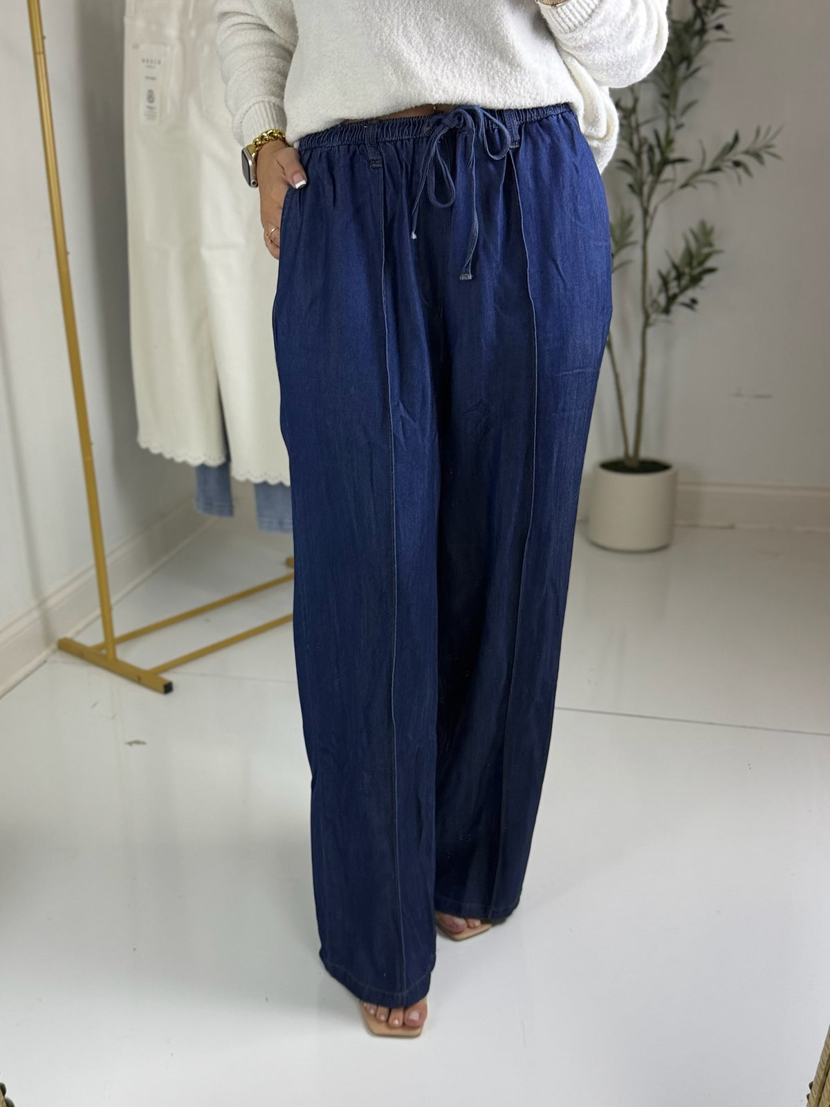 Low Key Wide Leg Pant