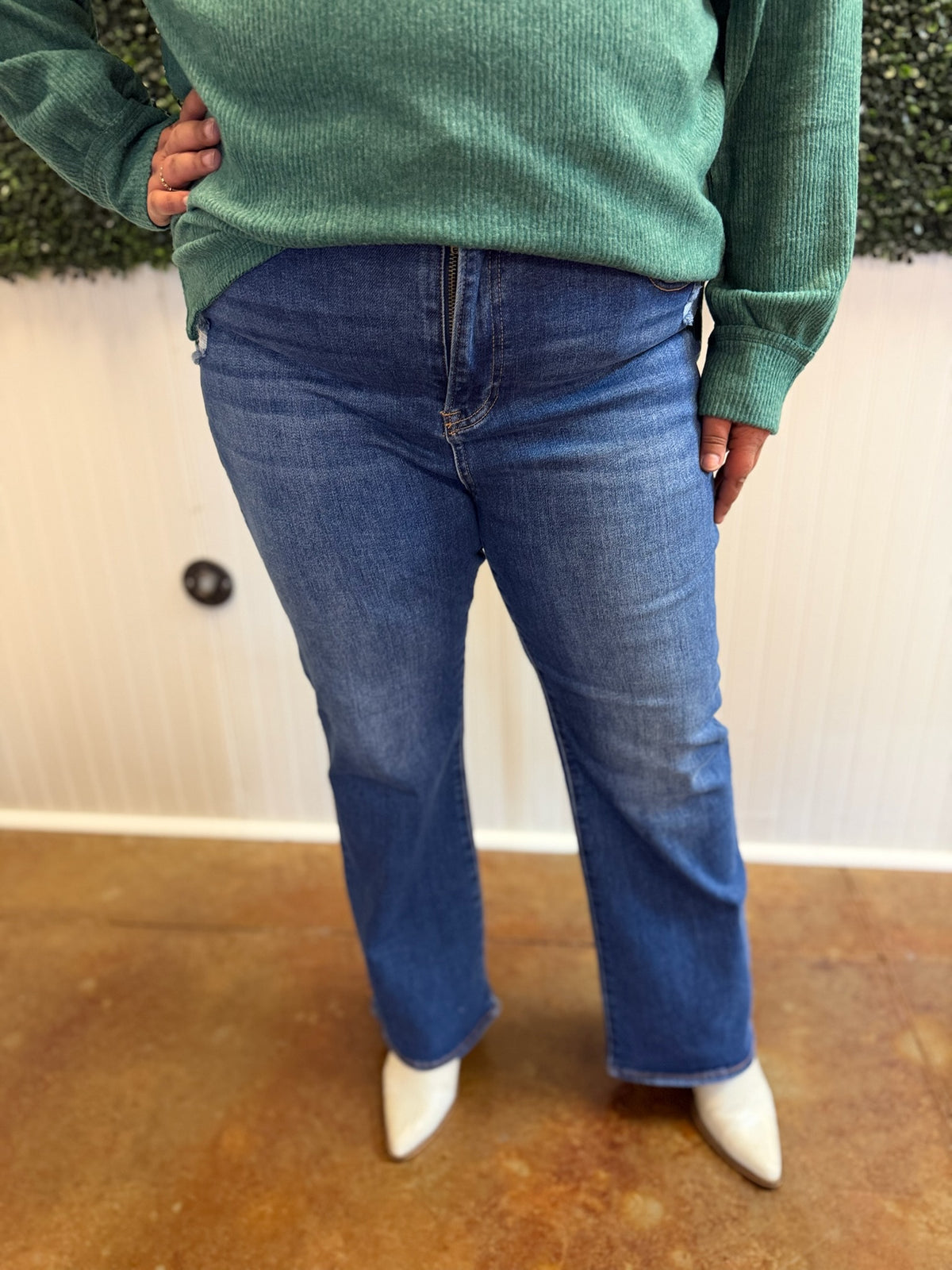 Carson Crop Flare Jean - Risen (PLUS)