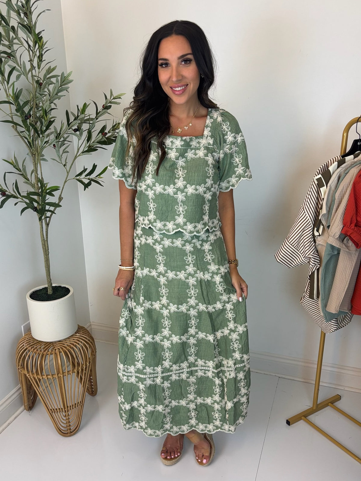August Afternoons Embroidered Set