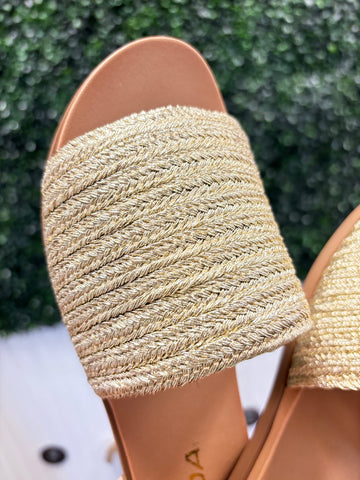 Fate Sandal - Gold Raffia