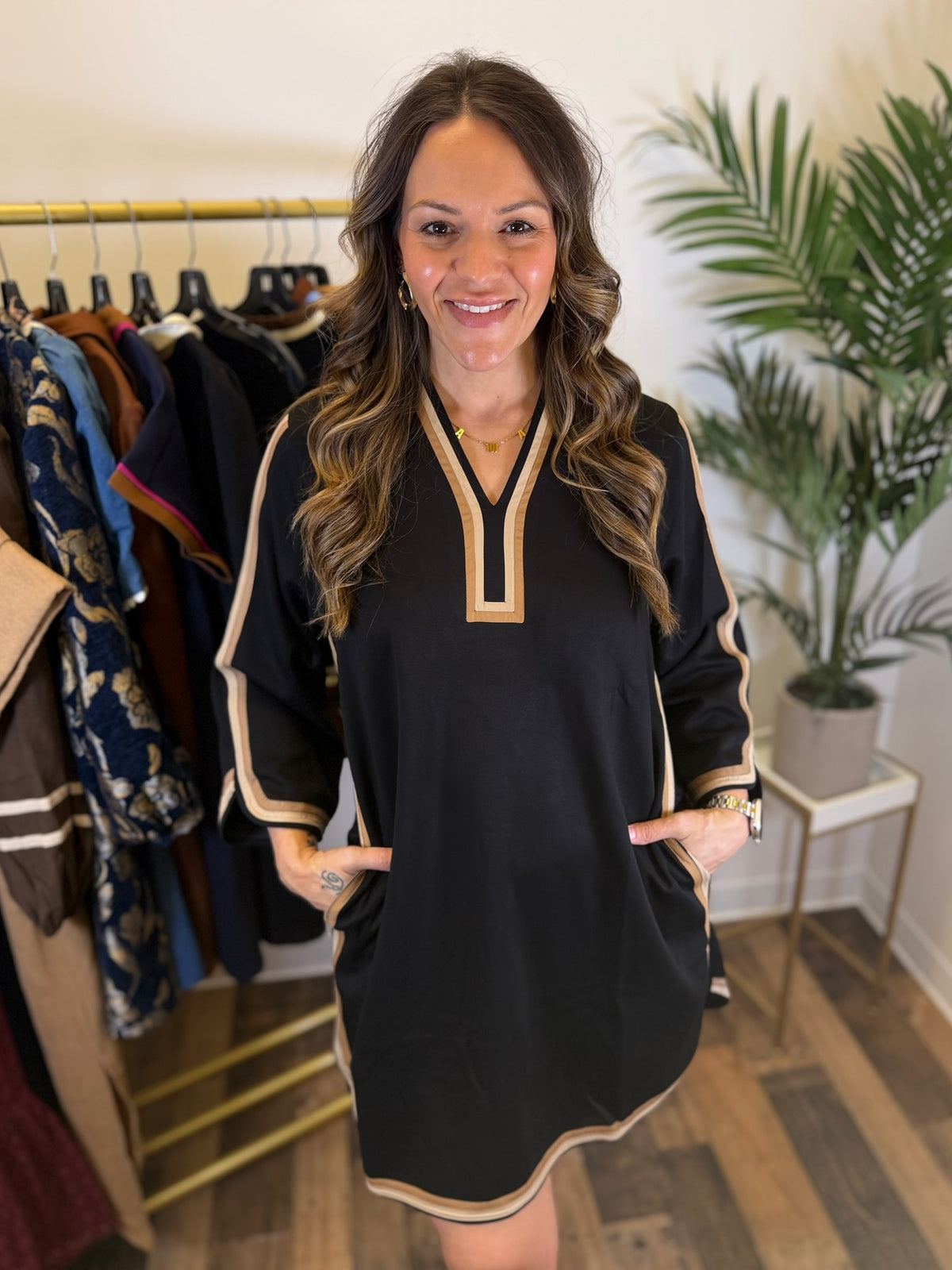 Chic Standard Contrast Dress