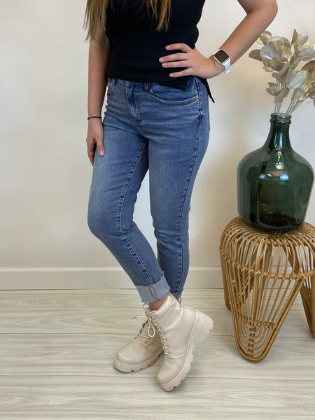 Raya Relaxed Fit Jean - Judy Blue